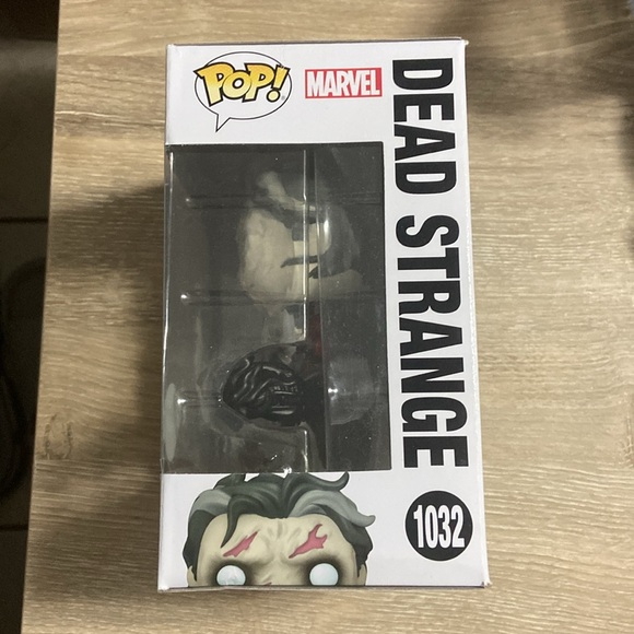 Funko Pop Marvel/Disney Dead Strange #1032 Glows in the Dark Hot Topic Vaulted - Picture 4 of 6